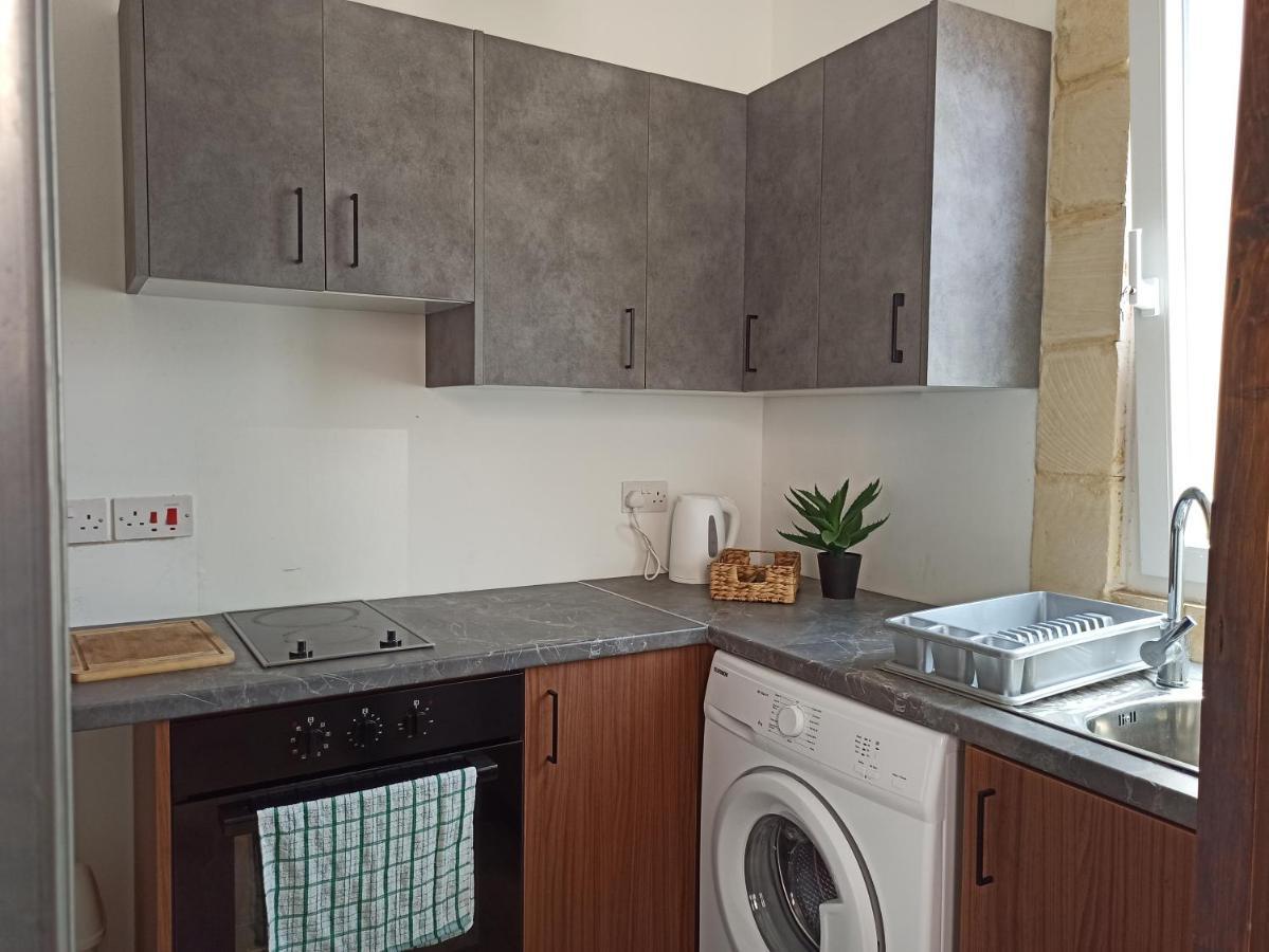 Beautiful 1-Bed Apartment In Hal Qormi Ngoại thất bức ảnh