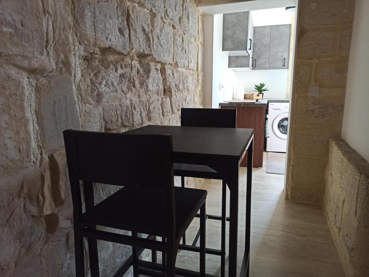 Beautiful 1-Bed Apartment In Hal Qormi Ngoại thất bức ảnh